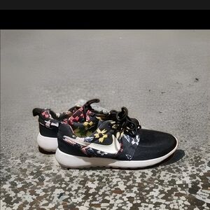 Nike Kids Black Floral Sneakers